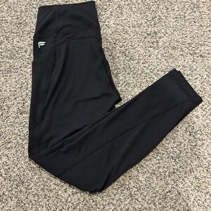 EUC Fabletics PureLuxe Black Leggings Size Small Short
